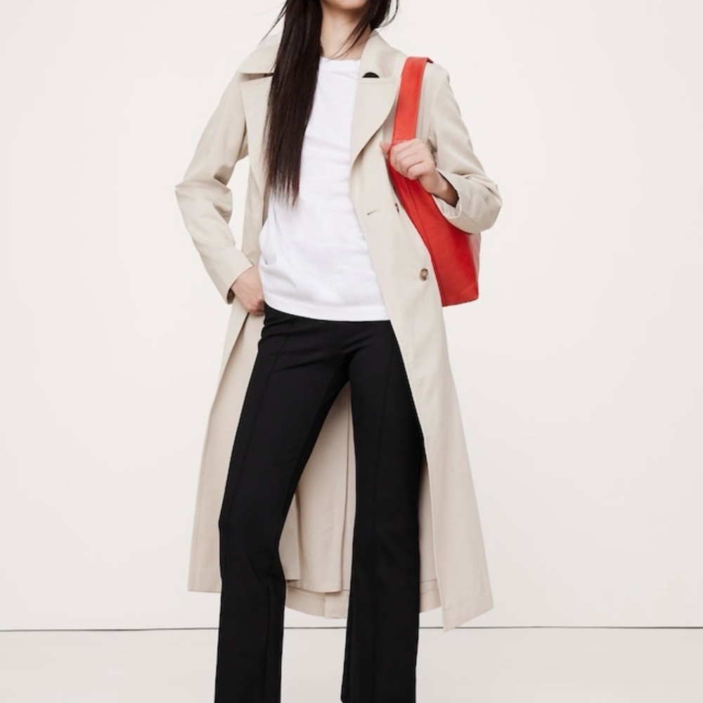 Banana Republic Crop Flare Everywhere Ponte Pull-on Pant, Black, MP
